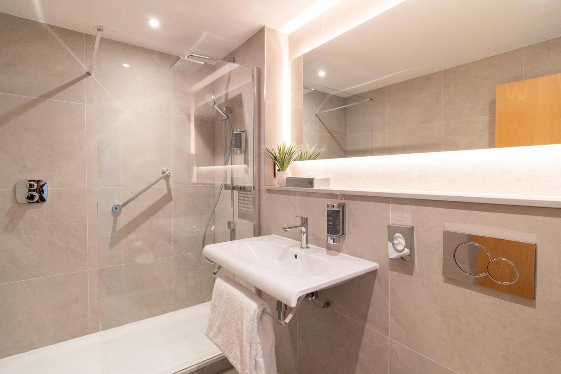 Premier Suites Edinburgh Fountain Court المظهر الخارجي الصورة