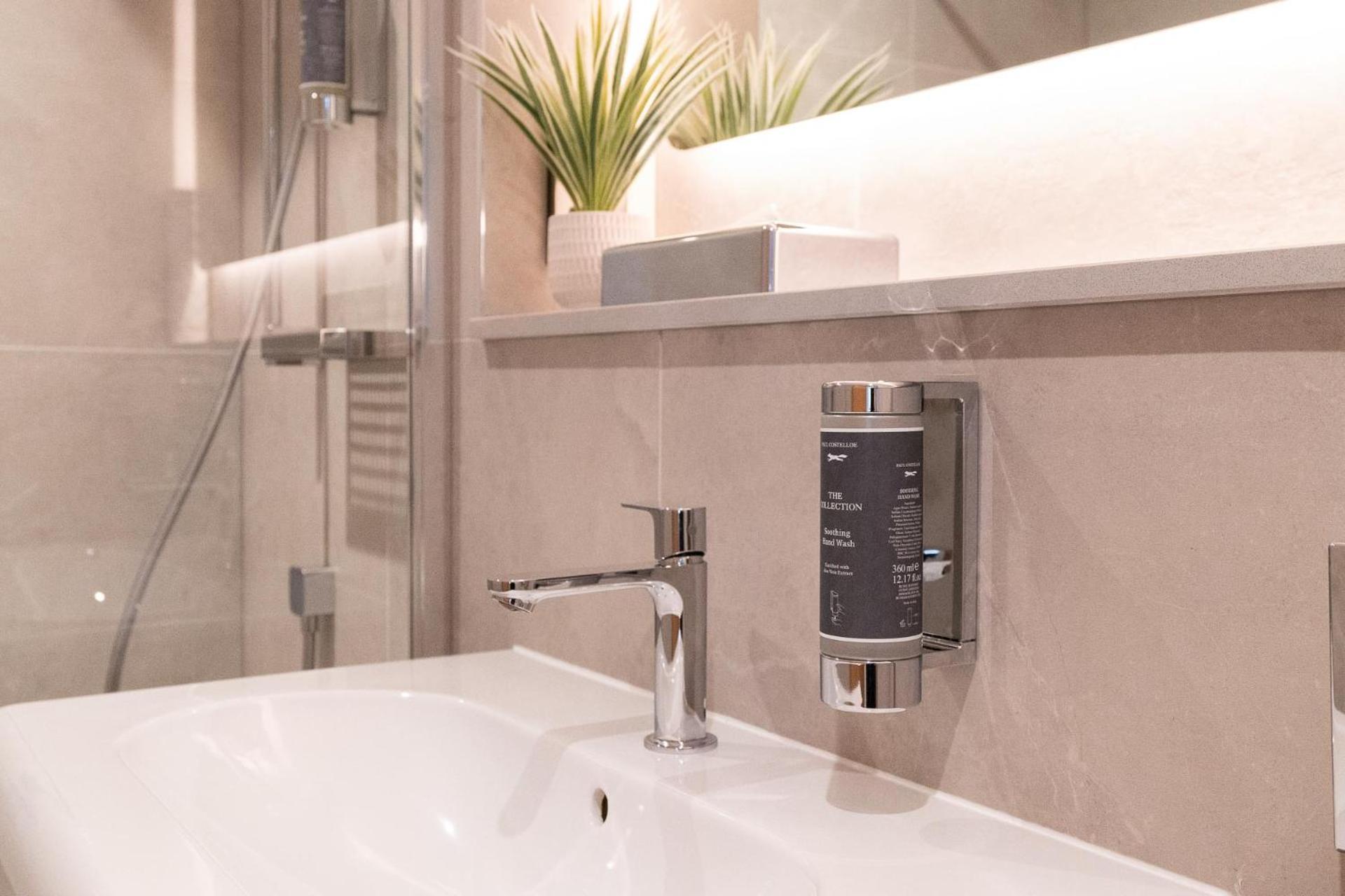 Premier Suites Edinburgh Fountain Court المظهر الخارجي الصورة